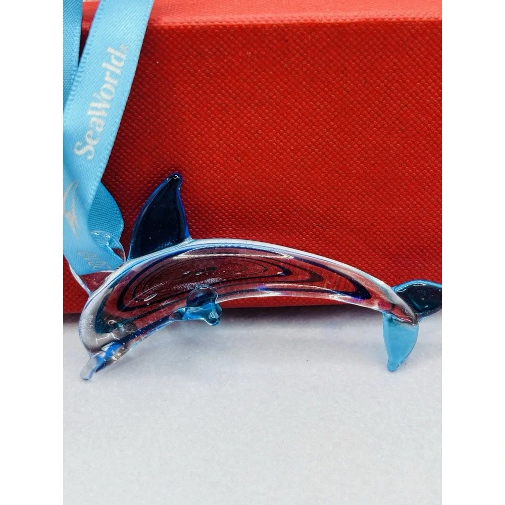 SeaWorld 2010  Blown Blue Swirl Glass Orca  Dolphin Ornament in box New